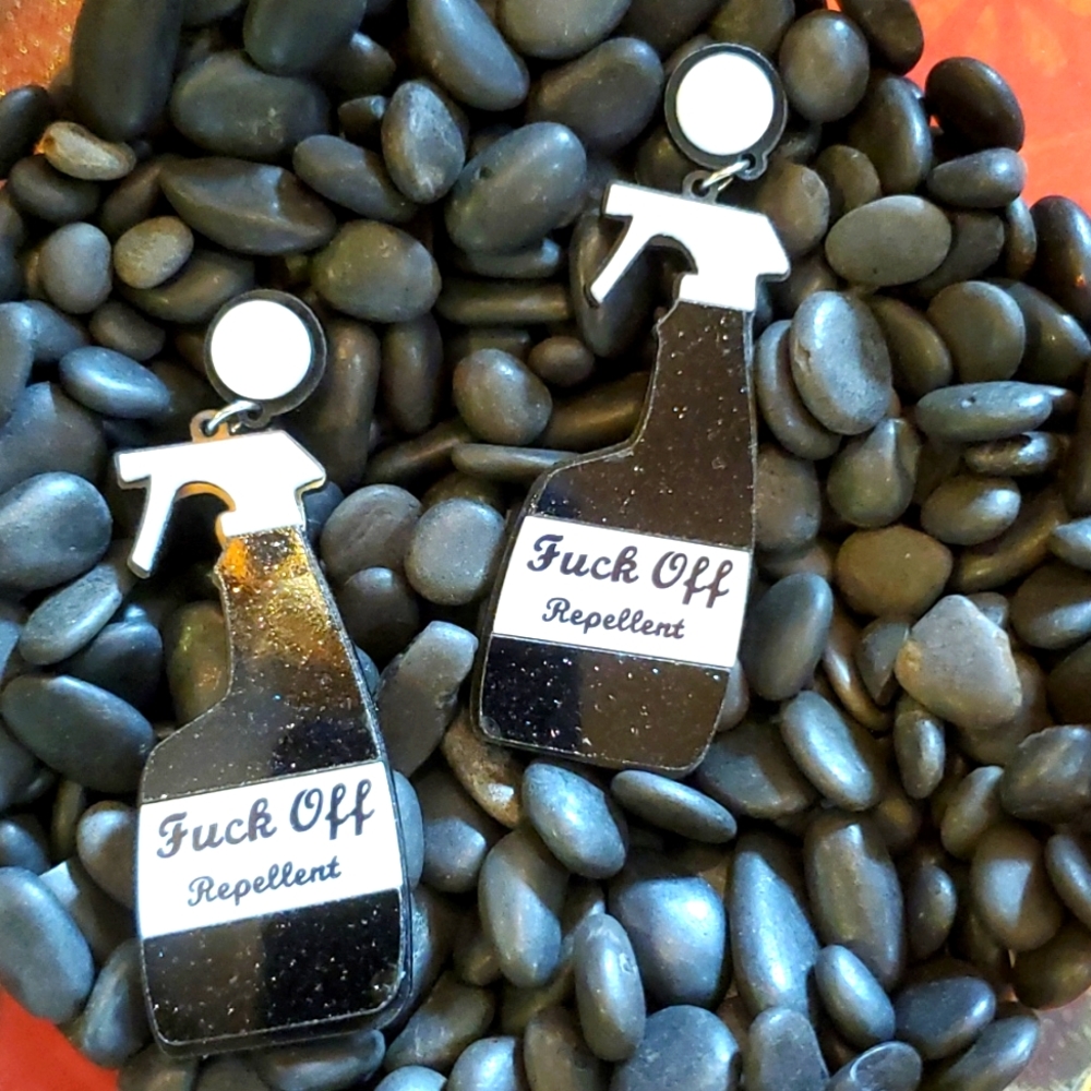 EARRINGS OVERSIZED ACRYLIC SPRAY BOTTLE BLACK.🤐🤷‍♀✌